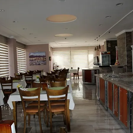 Rosy Hotel 2*