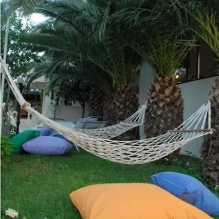 Rosy Hotell 2*